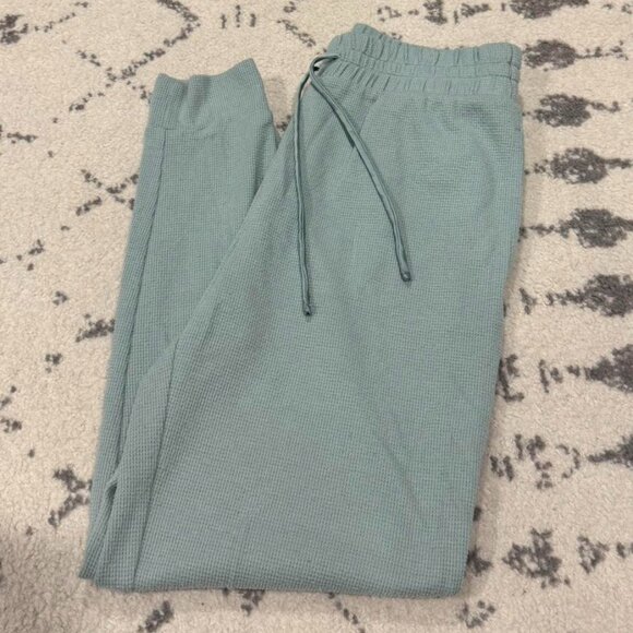 Victoria Secret PJ Set - Picture 3 of 4